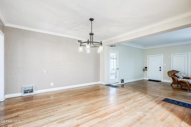 715 E ROBINSON Avenue, El Paso, TX 79902