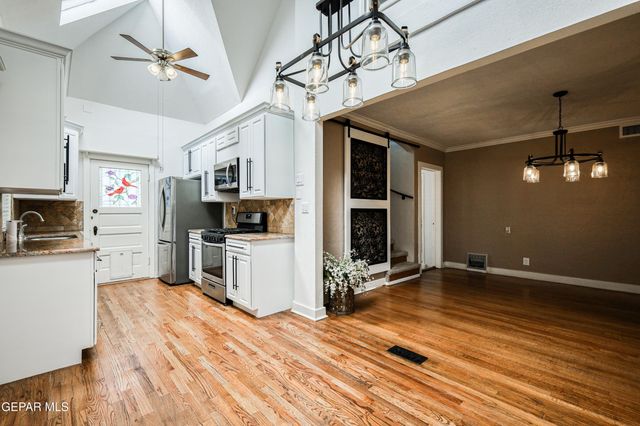 715 E ROBINSON Avenue, El Paso, TX 79902