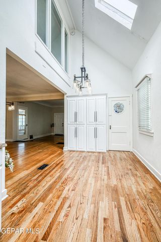 715 E ROBINSON Avenue, El Paso, TX 79902