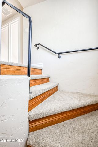 715 E ROBINSON Avenue, El Paso, TX 79902