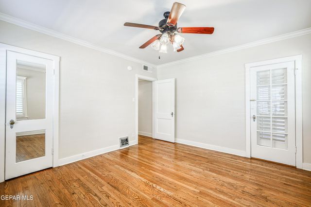 715 E ROBINSON Avenue, El Paso, TX 79902