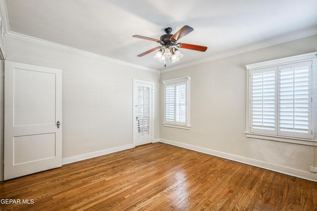 715 E ROBINSON Avenue, El Paso, TX 79902