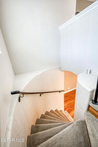 715 E ROBINSON Avenue, El Paso, TX 79902