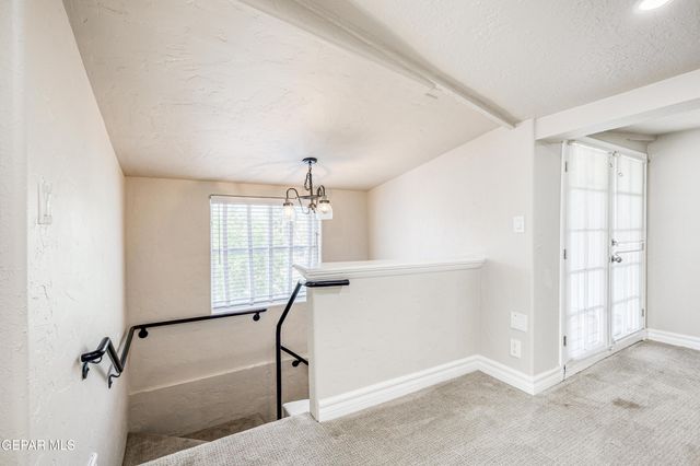 715 E ROBINSON Avenue, El Paso, TX 79902