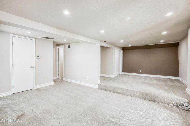 715 E ROBINSON Avenue, El Paso, TX 79902