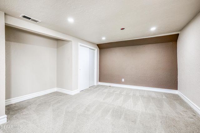 715 E ROBINSON Avenue, El Paso, TX 79902