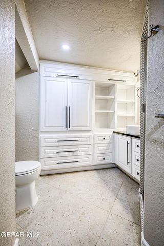 715 E ROBINSON Avenue, El Paso, TX 79902