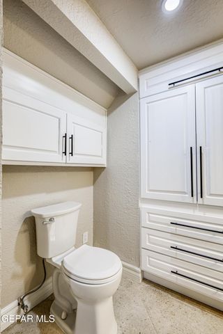 715 E ROBINSON Avenue, El Paso, TX 79902