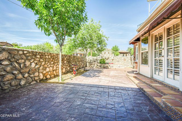 715 E ROBINSON Avenue, El Paso, TX 79902