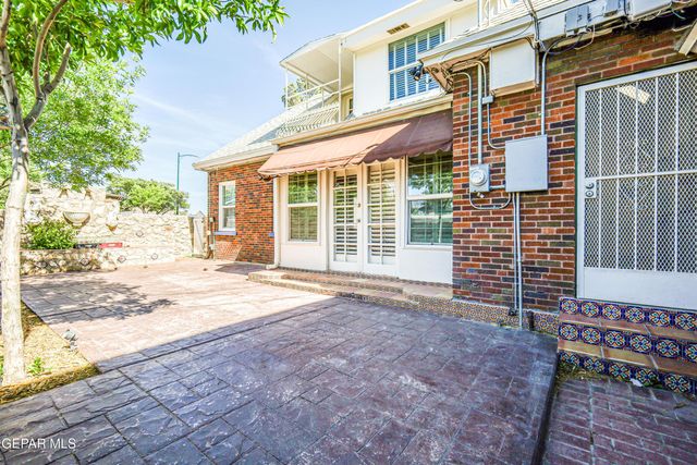 715 E ROBINSON Avenue, El Paso, TX 79902