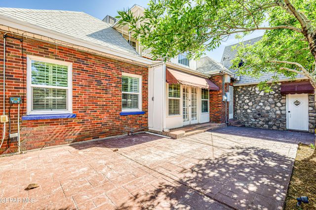 715 E ROBINSON Avenue, El Paso, TX 79902