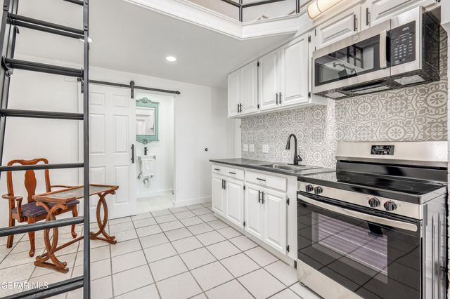 715 E ROBINSON Avenue, El Paso, TX 79902