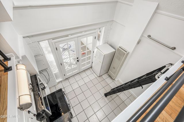 715 E ROBINSON Avenue, El Paso, TX 79902