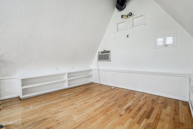 715 E ROBINSON Avenue, El Paso, TX 79902