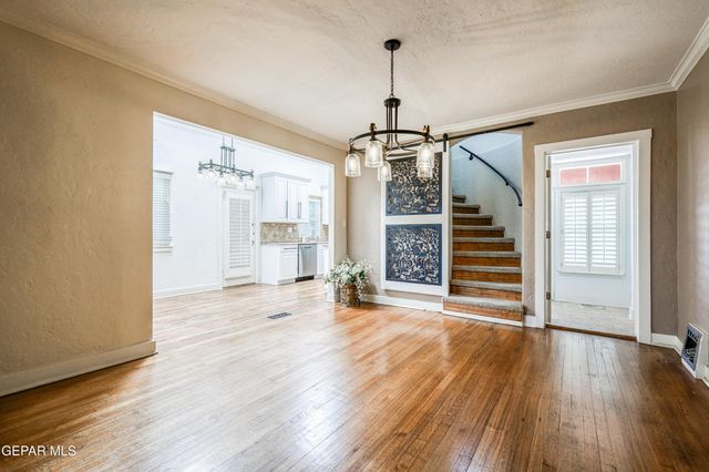 715 E ROBINSON Avenue, El Paso, TX 79902