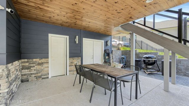 6110 Maddox Blvd, Prospect, KY 40059