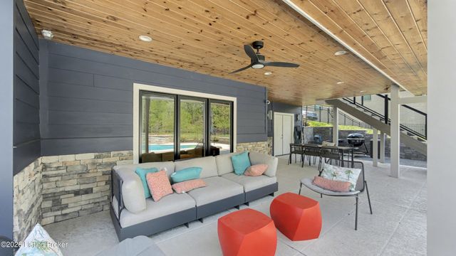 6110 Maddox Blvd, Prospect, KY 40059