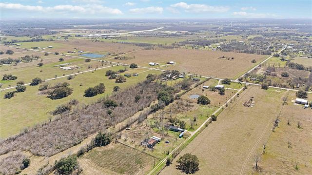 1224 County Road 32, Angleton, TX 77515