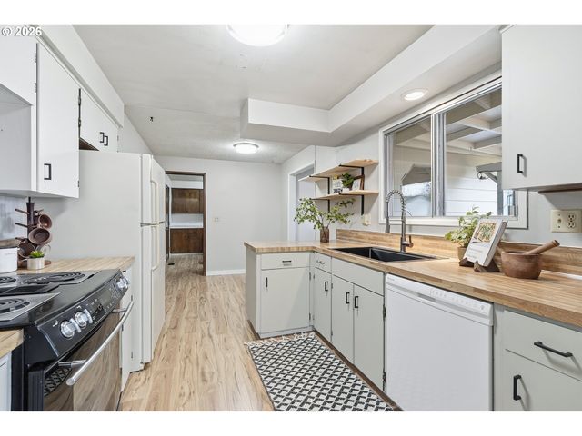 1407 WILLAMINA Ave, Forest Grove, OR 97116