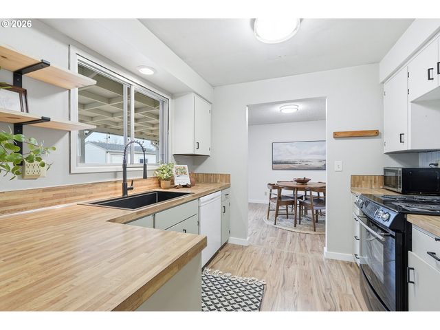 1407 WILLAMINA Ave, Forest Grove, OR 97116