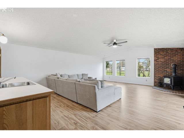 1407 WILLAMINA Ave, Forest Grove, OR 97116