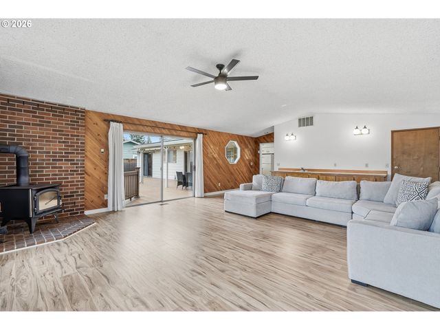 1407 WILLAMINA Ave, Forest Grove, OR 97116