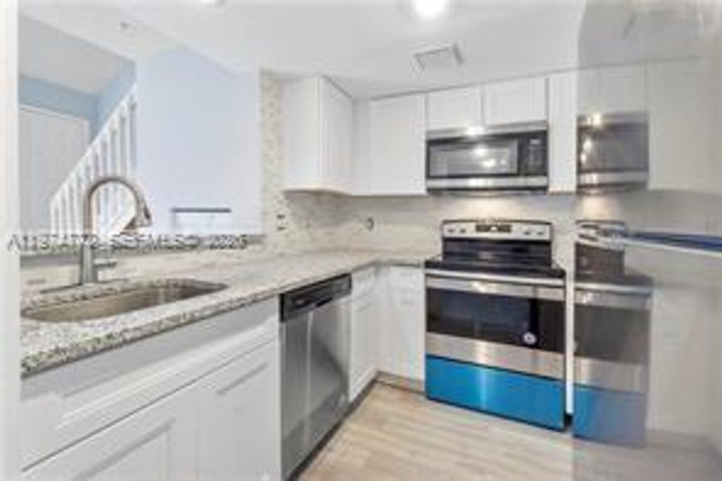 2024 Champions Way, North Lauderdale, FL 33068