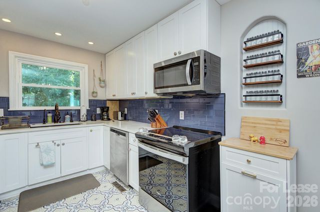 629 Grandin Road, Charlotte, NC 28208