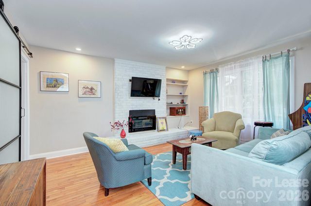 629 Grandin Road, Charlotte, NC 28208