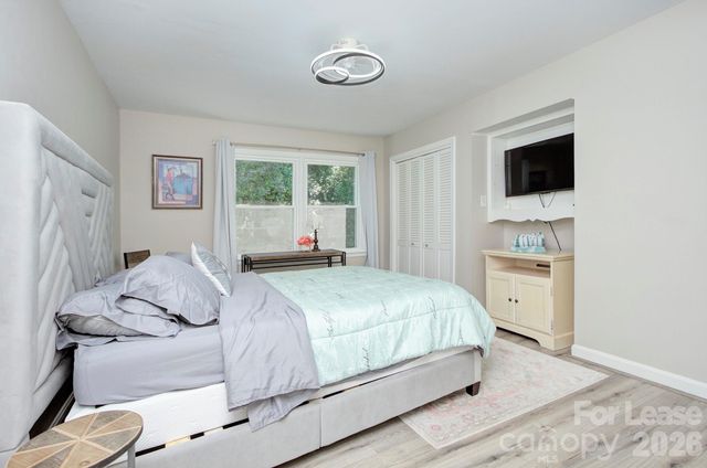629 Grandin Road, Charlotte, NC 28208