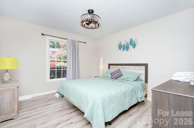 629 Grandin Road, Charlotte, NC 28208