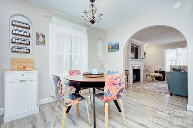 629 Grandin Road, Charlotte, NC 28208