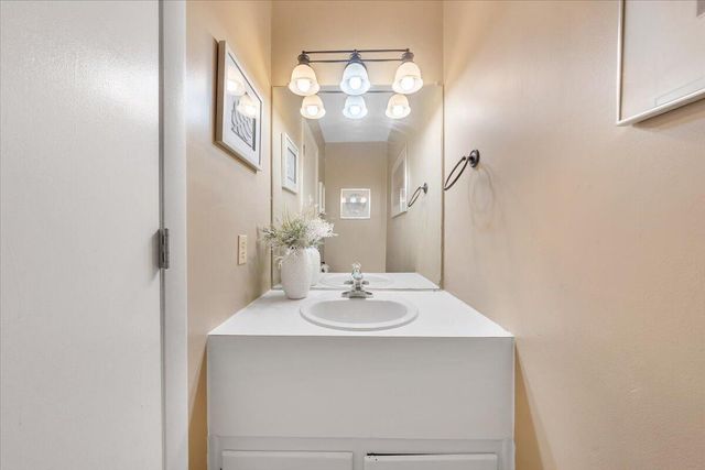 7022 Oak CT, Roanoke, VA 24018