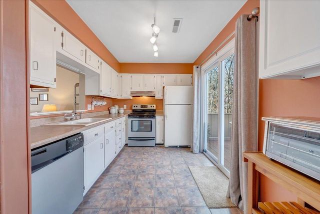 7022 Oak CT, Roanoke, VA 24018