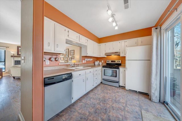 7022 Oak CT, Roanoke, VA 24018