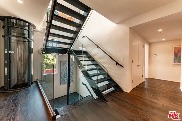 1208 Palms Boulevard, Venice, CA 90291