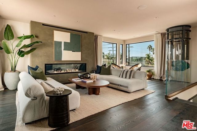 1208 Palms Boulevard, Venice, CA 90291