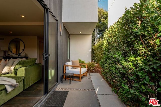 1208 Palms Boulevard, Venice, CA 90291