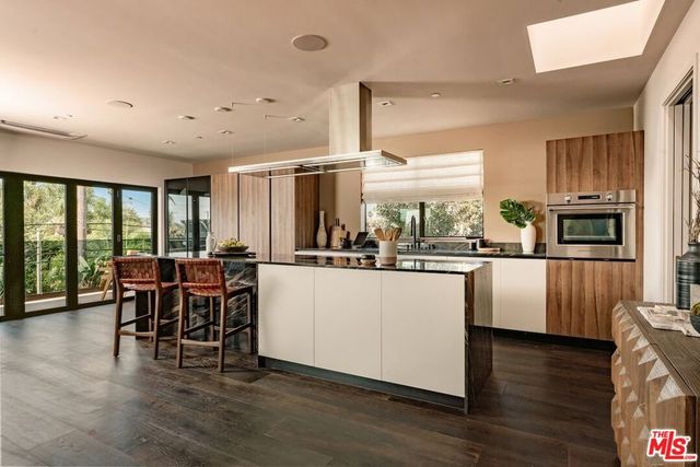 1208 Palms Boulevard, Venice, CA 90291