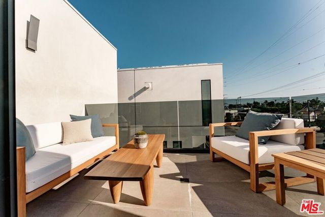1208 Palms Boulevard, Venice, CA 90291