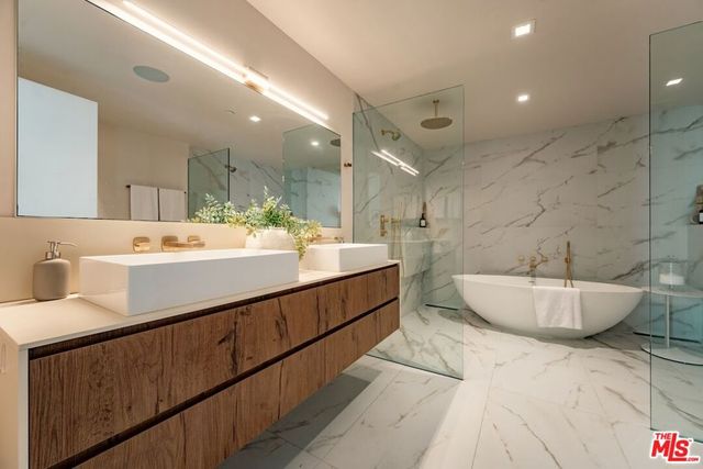 1208 Palms Boulevard, Venice, CA 90291