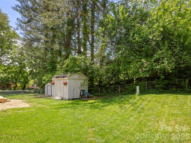 224 Clover Drive, Fletcher, NC 28732