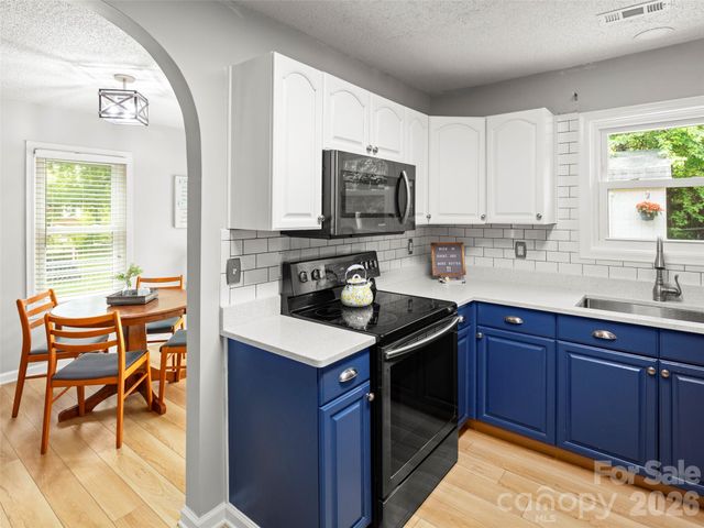 224 Clover Drive, Fletcher, NC 28732
