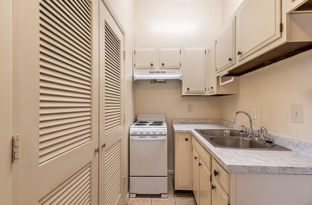 206 PRINCETON Drive SE 7, Albuquerque, NM 87106
