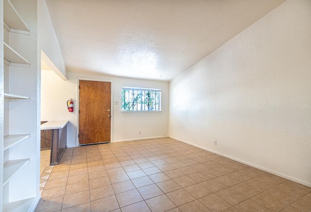 206 PRINCETON Drive SE 7, Albuquerque, NM 87106