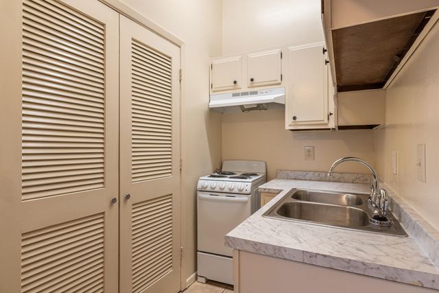 206 PRINCETON Drive SE 7, Albuquerque, NM 87106