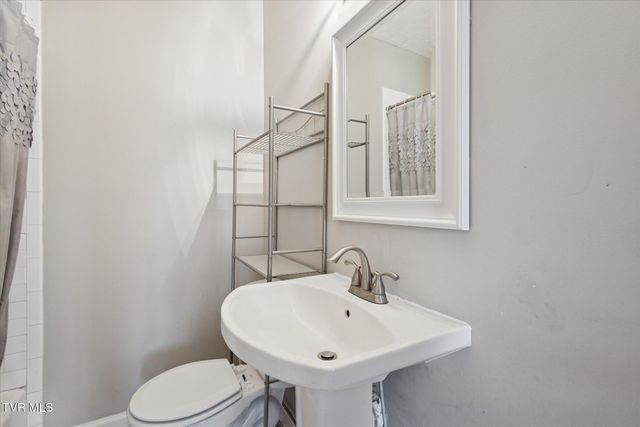 1613 Carolina Avenue, Kingsport, TN 37664