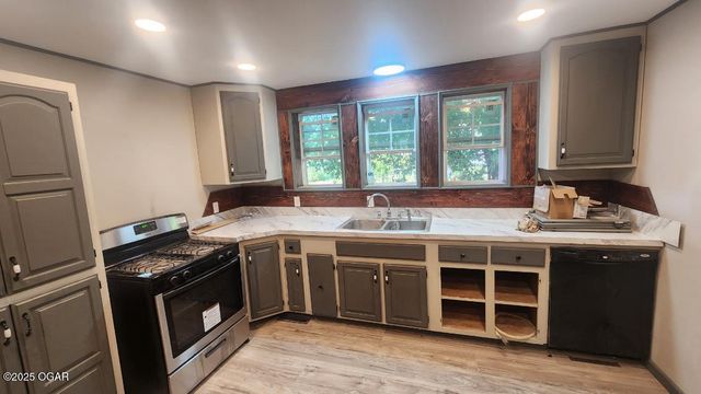 503 S Florida Avenue, Columbus, KS 66725