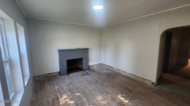 503 S Florida Avenue, Columbus, KS 66725