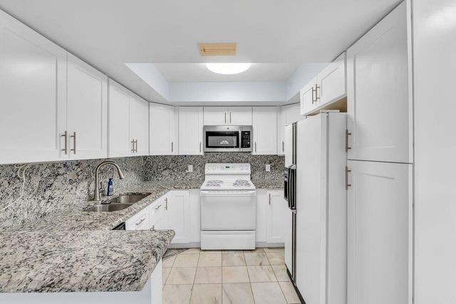 6169 Seven Springs Boulevard, Greenacres, FL 33463